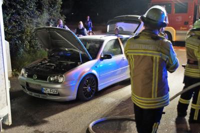 Nuertingen-Neckarhausen: Pkw-Brand loest Feuerwehreinsatz aus